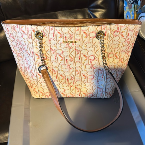 Calvin Klein Handbags - Calvin Klein Purse
